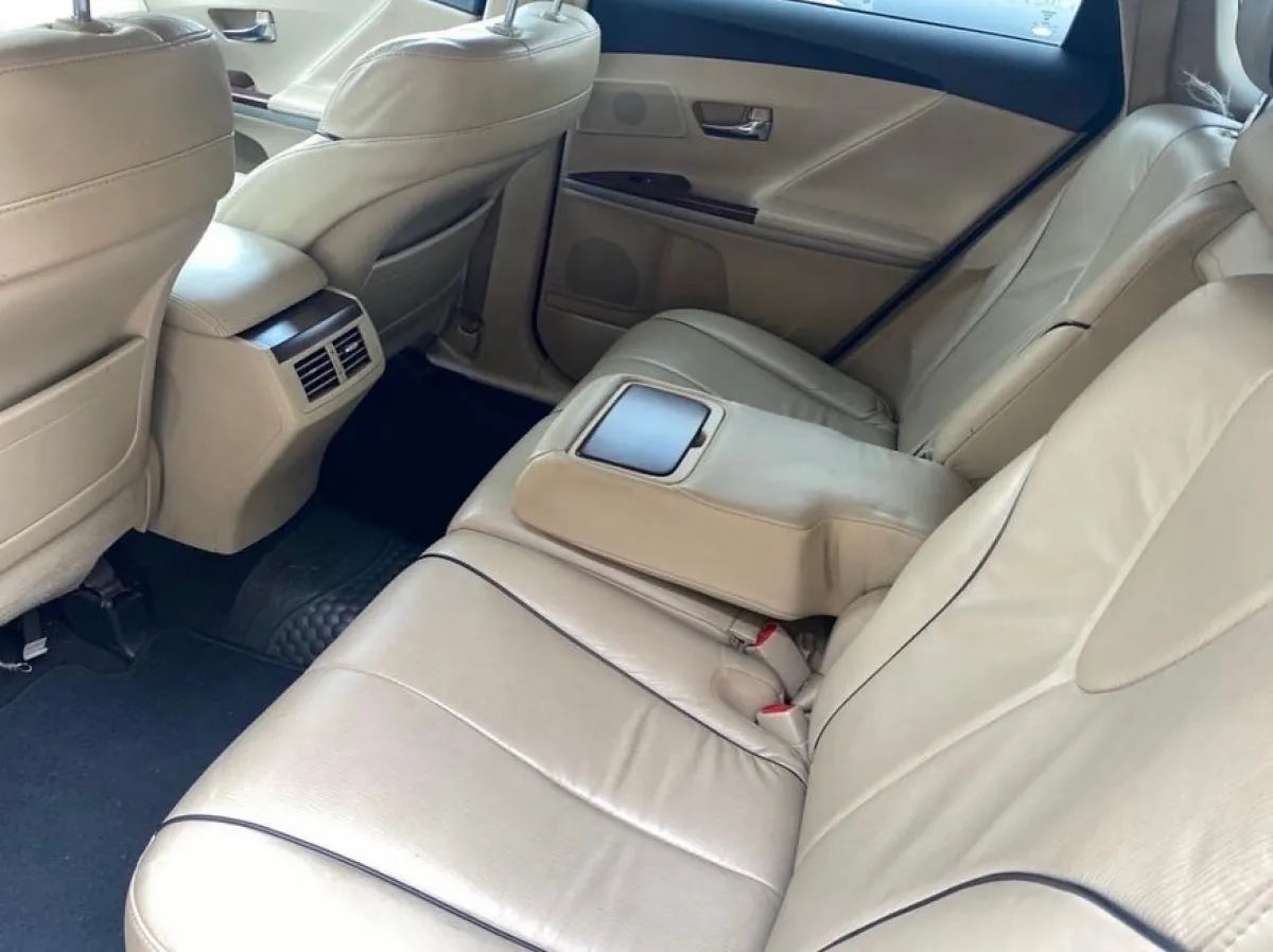 2011 Toyota Venza XLE AWD - Image 3