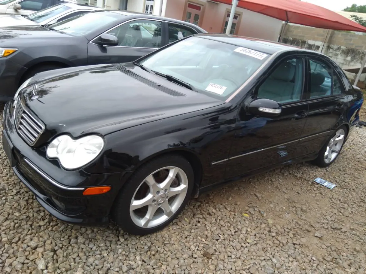 Extremely 2006 Mercedes Benz C230 - Image 1