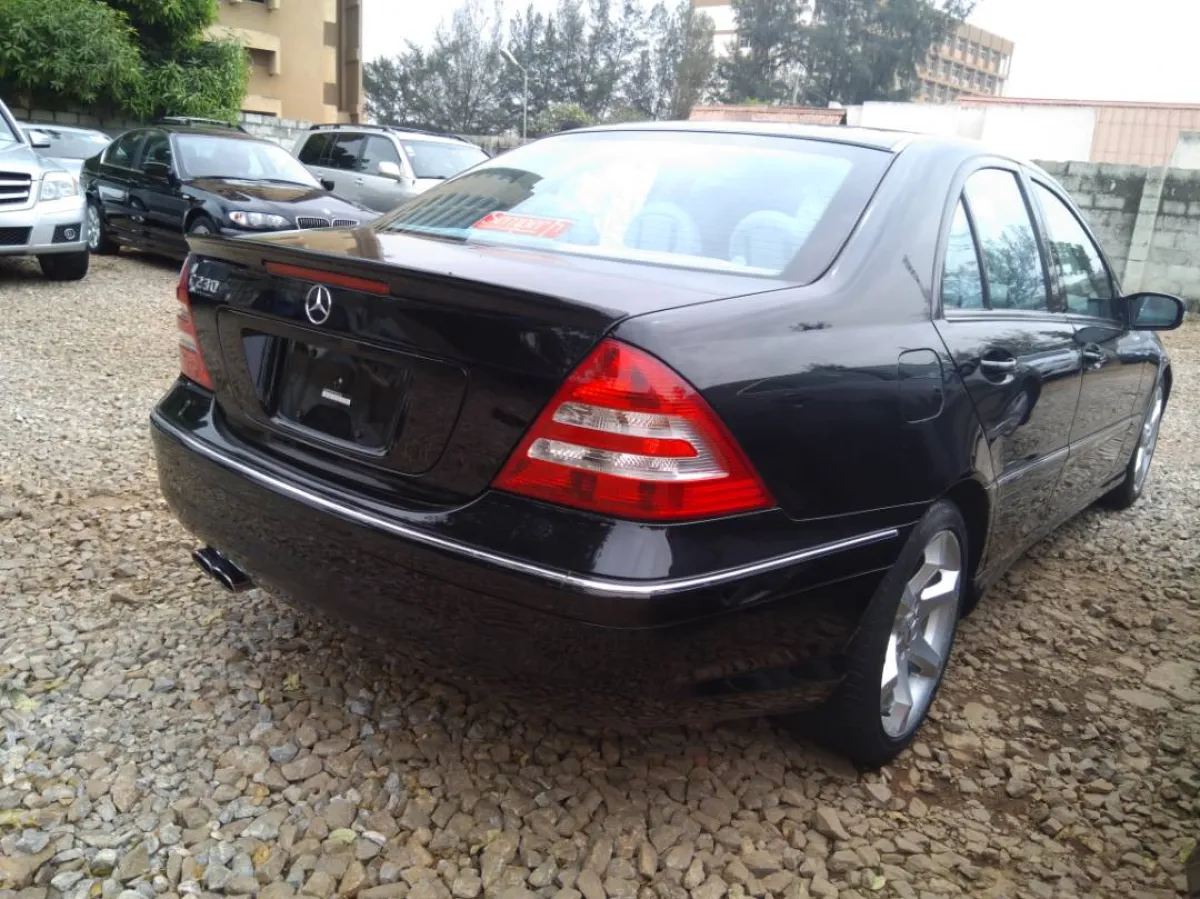 Extremely 2006 Mercedes Benz C230 - Image 5