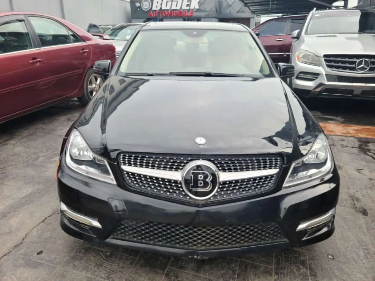 Extremely Clean 2013 Mercedes Benz C250 - Image 4