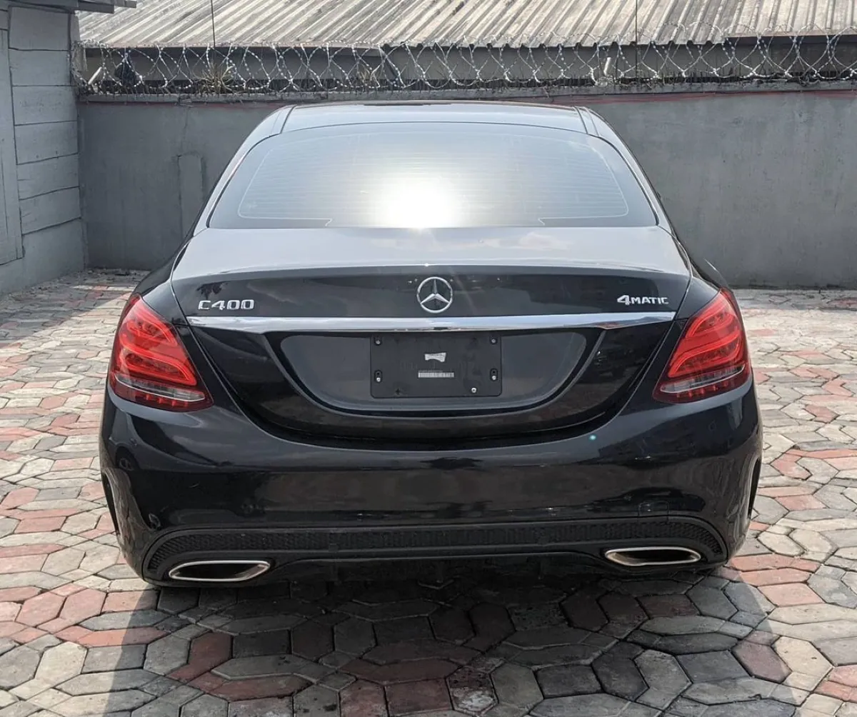 Extremely Clean 2015 Mercedes Benz C400 - Image 2