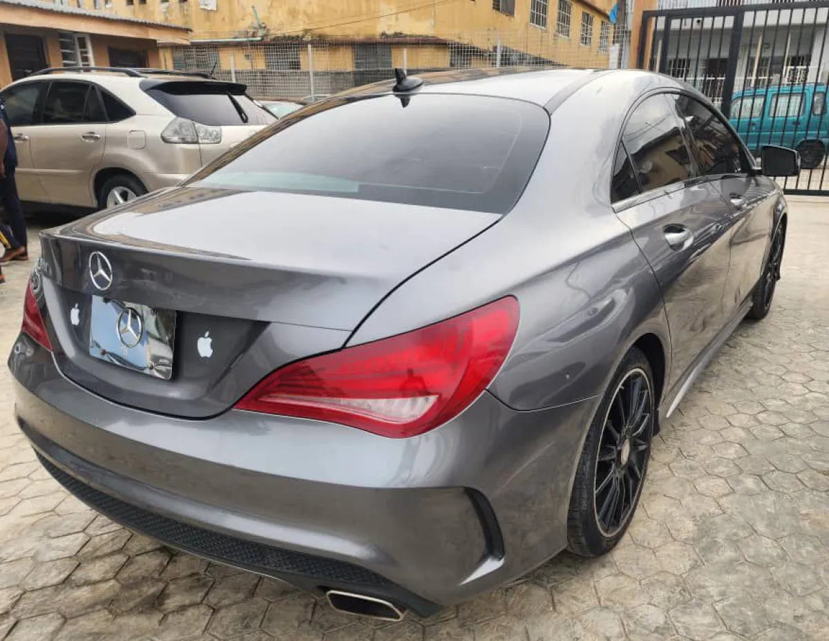 2015 Mercedes Benz CLA 250 - Image 2
