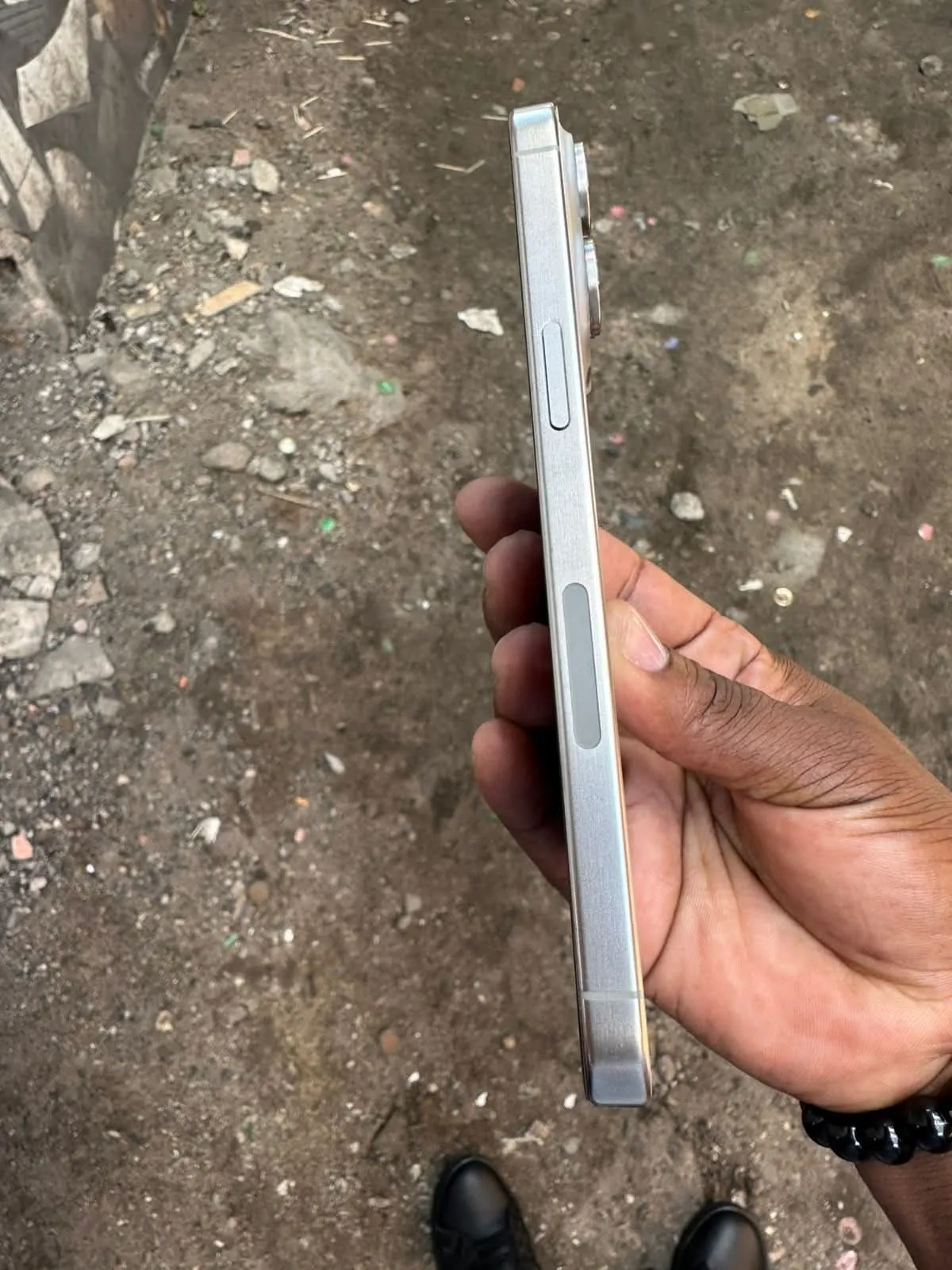 iPhone 15 pro 256GB in Benin city - Image 3