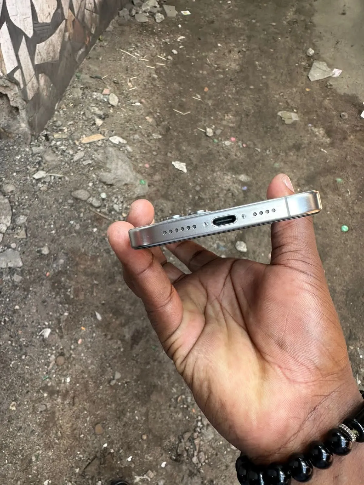 iPhone 15 pro 256GB in Benin city - Image 4