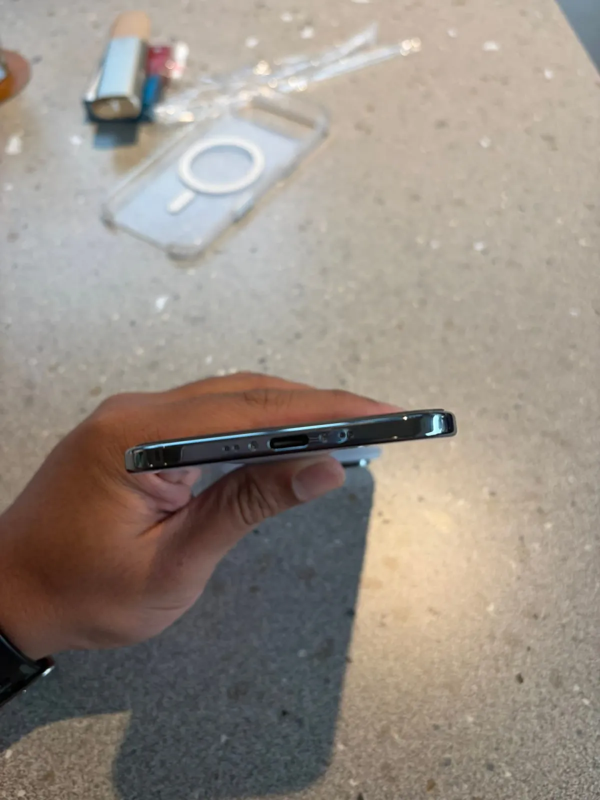 Iphone 17 Air skyblue 256gb in Benin - Image 3