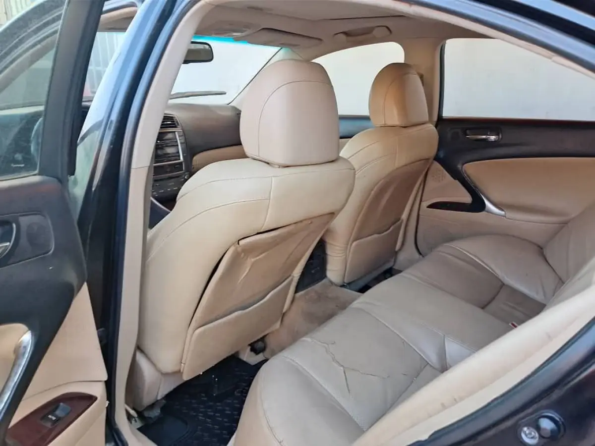 Lexus IS250 - Image 5