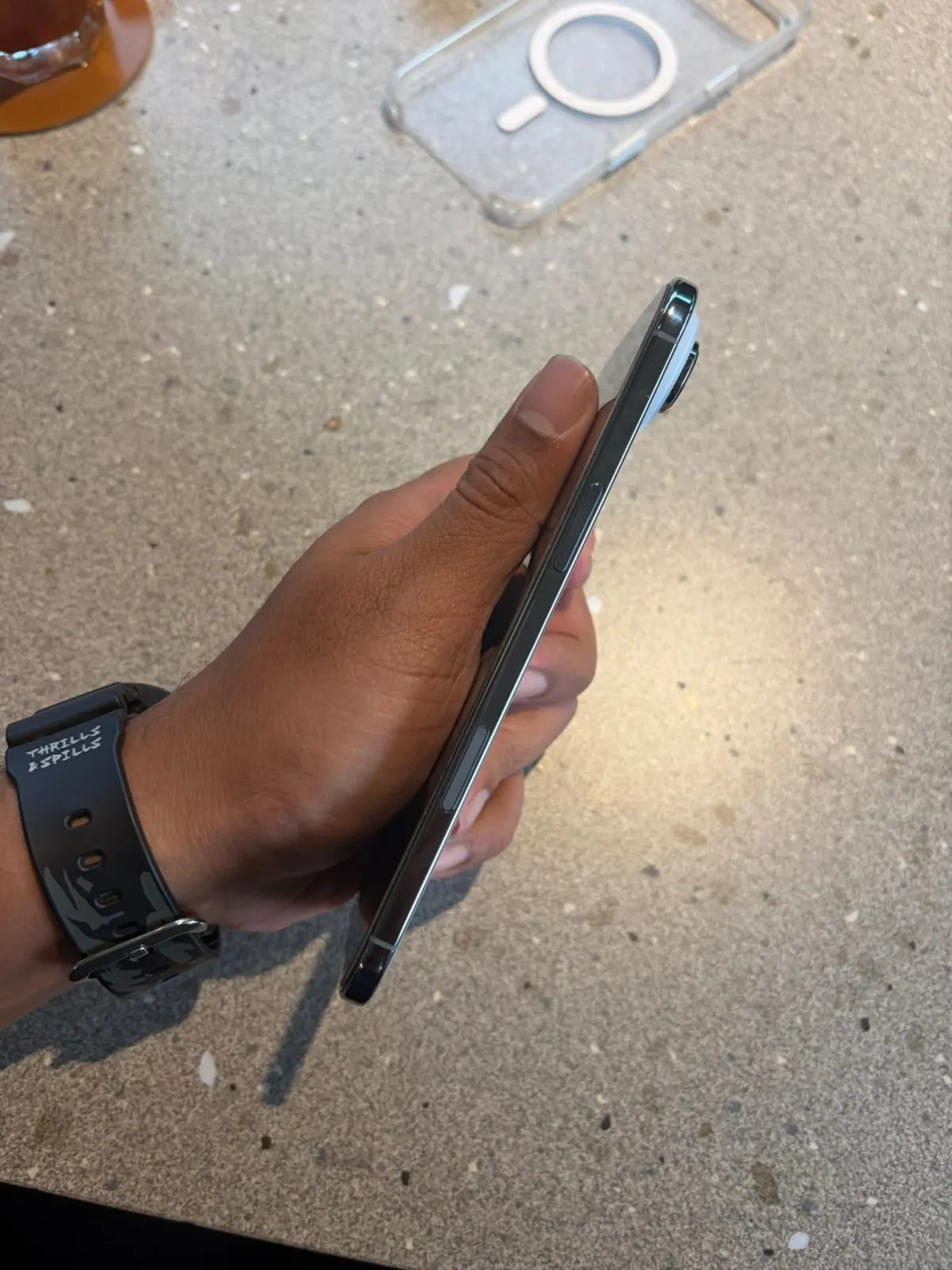 Iphone 17 Air skyblue 256gb in Benin - Image 6