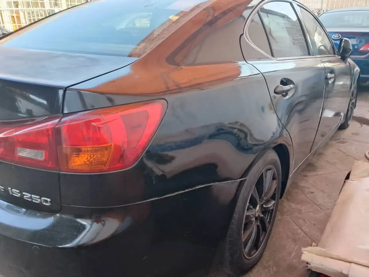 Lexus IS250 - Image 7