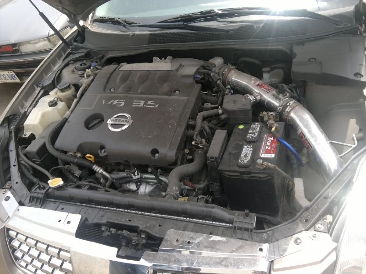 Toks, 2004 Nissan Maxima Full Option - Image 2