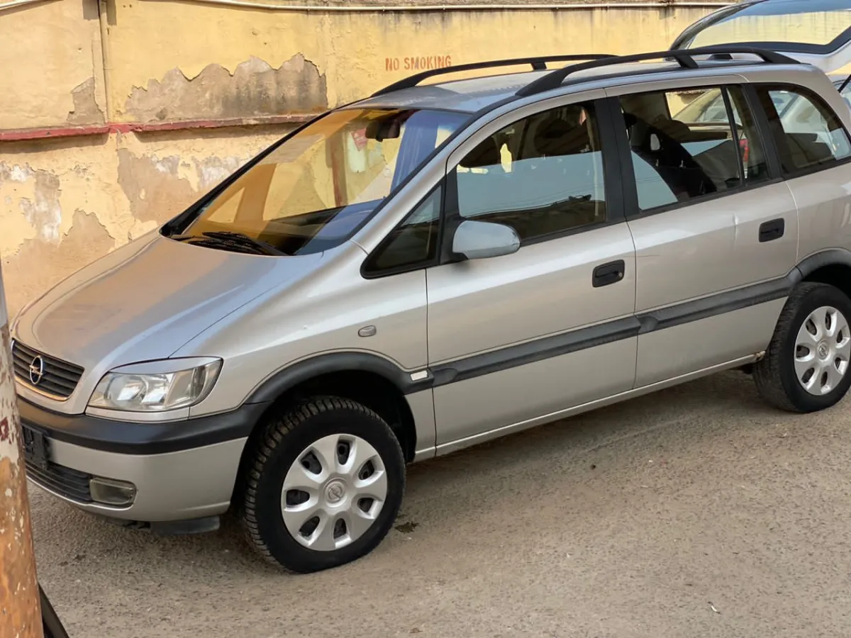 Foreign Used 2000 Opel Zafira - Image 2
