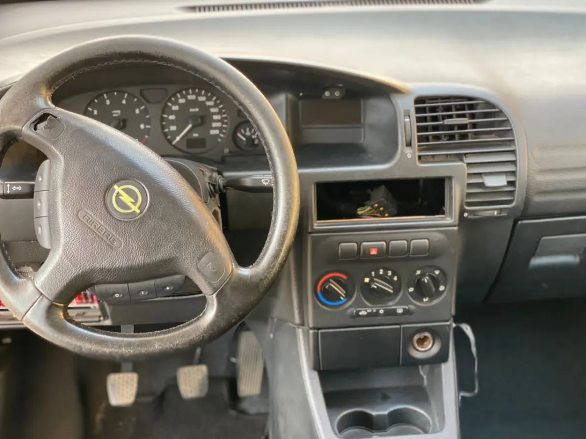 Foreign Used 2000 Opel Zafira - Image 6