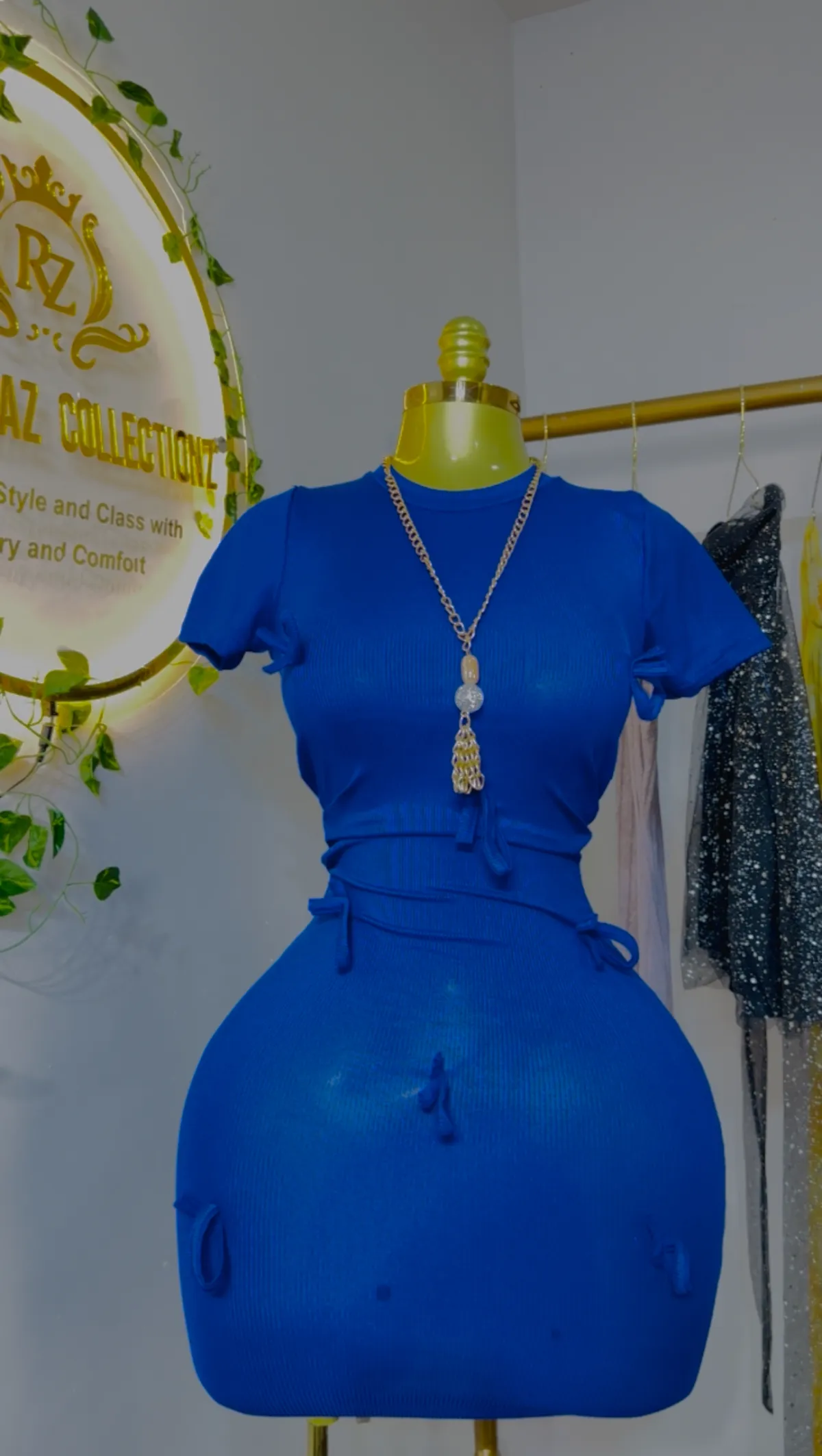 Stretchy bodycon dress available - Image 1