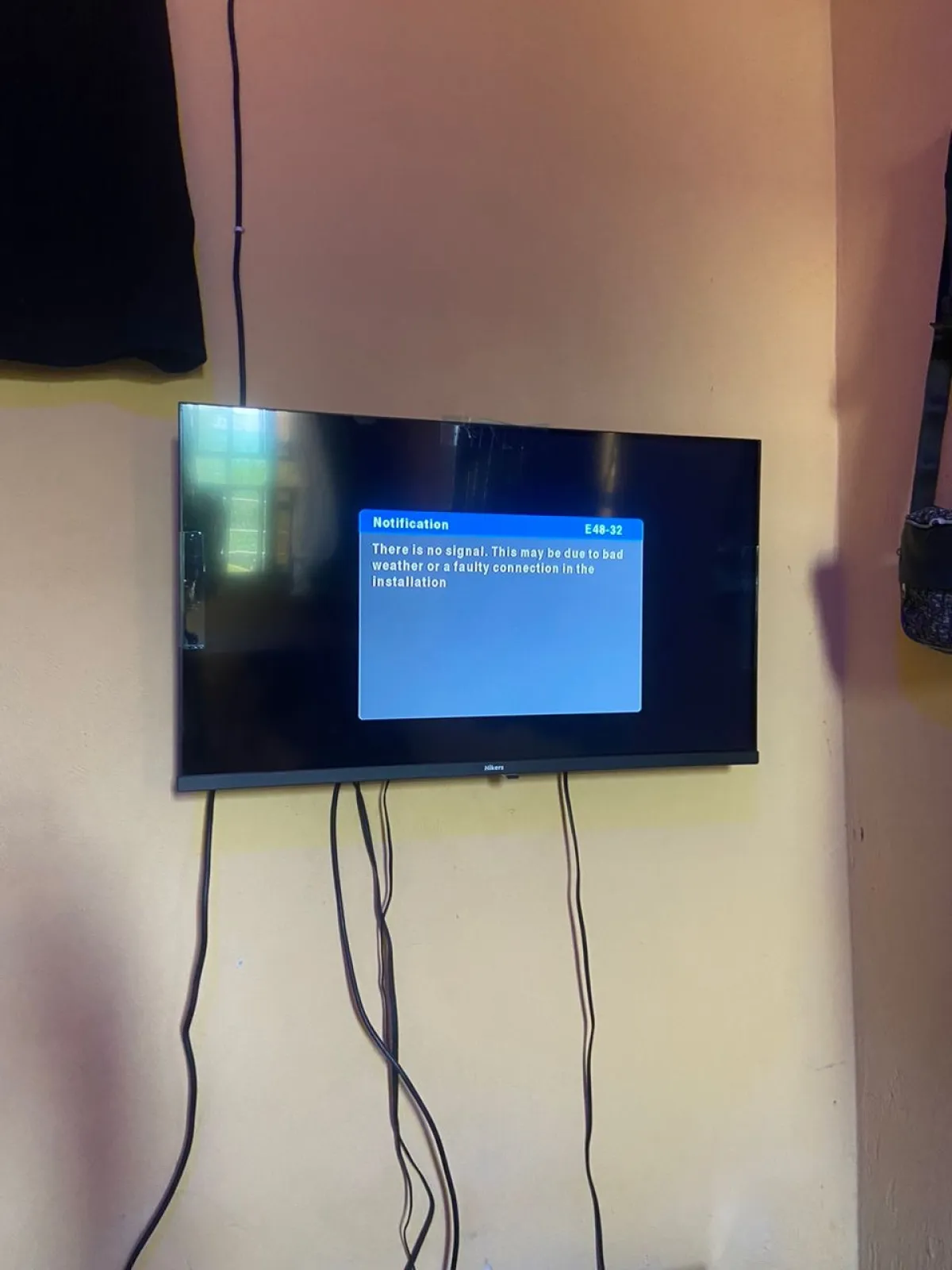 Hiker smart tv 32inch - Image 3