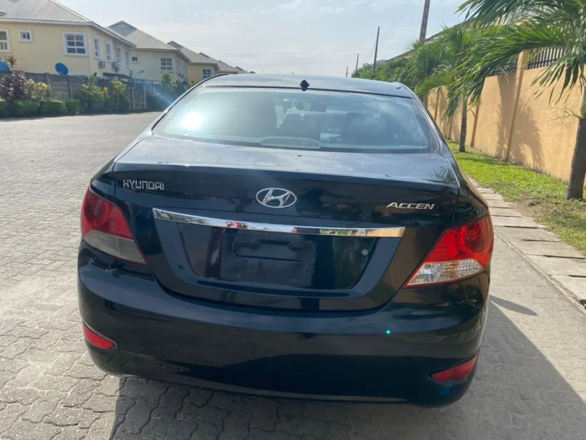 Hyundai Accent 2012 Model Forsale - Image 3