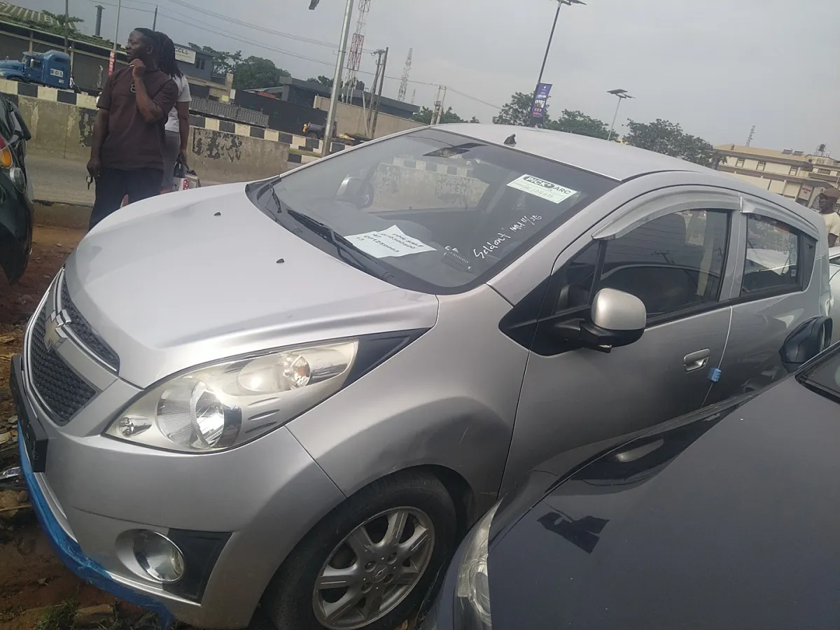 Foreign Chevrolet Spark LT - Image 3