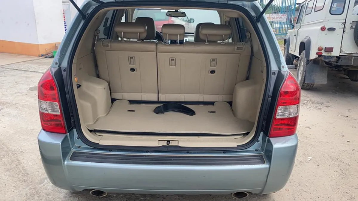 Tokunbo HYUNDAI TUCSON 2007 Model - Image 3