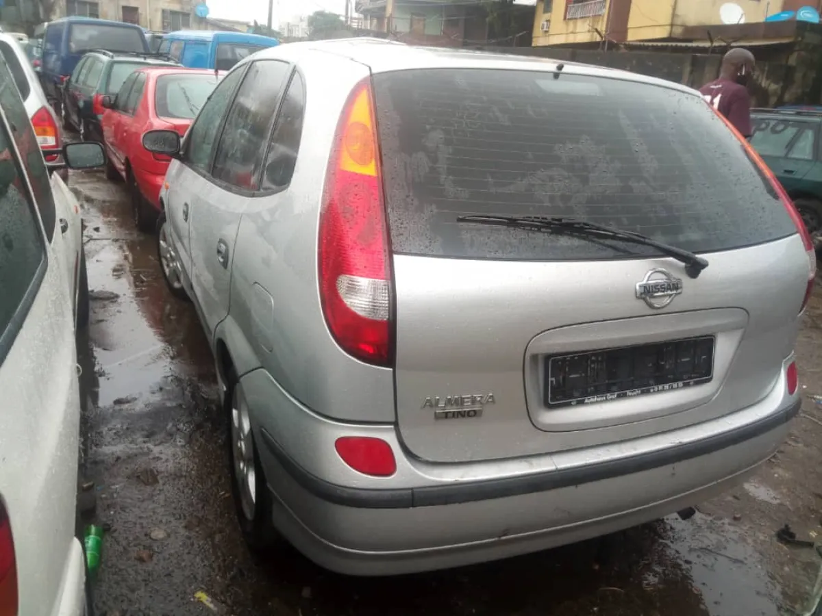 Nissan Almera Tino 2005 - Image 1