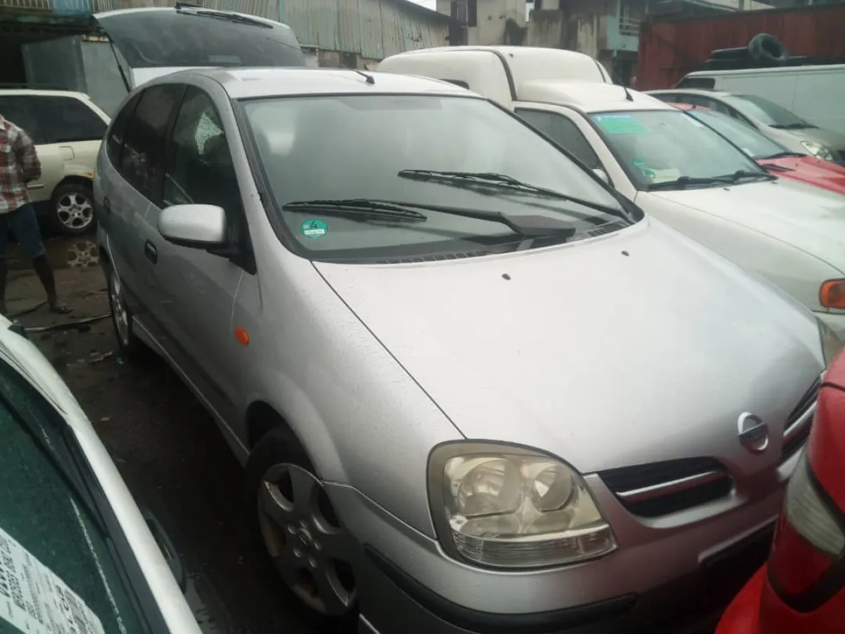 Nissan Almera Tino 2005 - Image 2