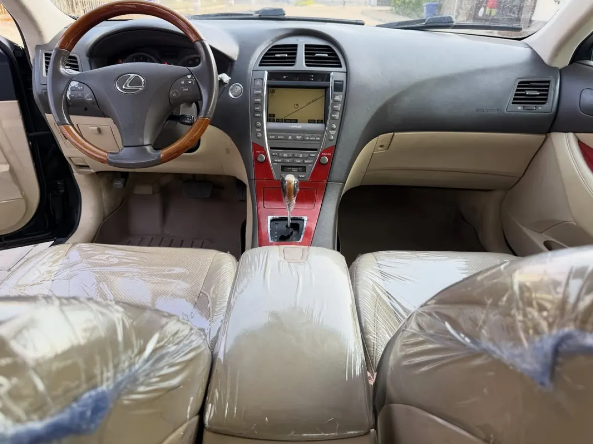 Lexus ES350 2009 Full Option - Image 4