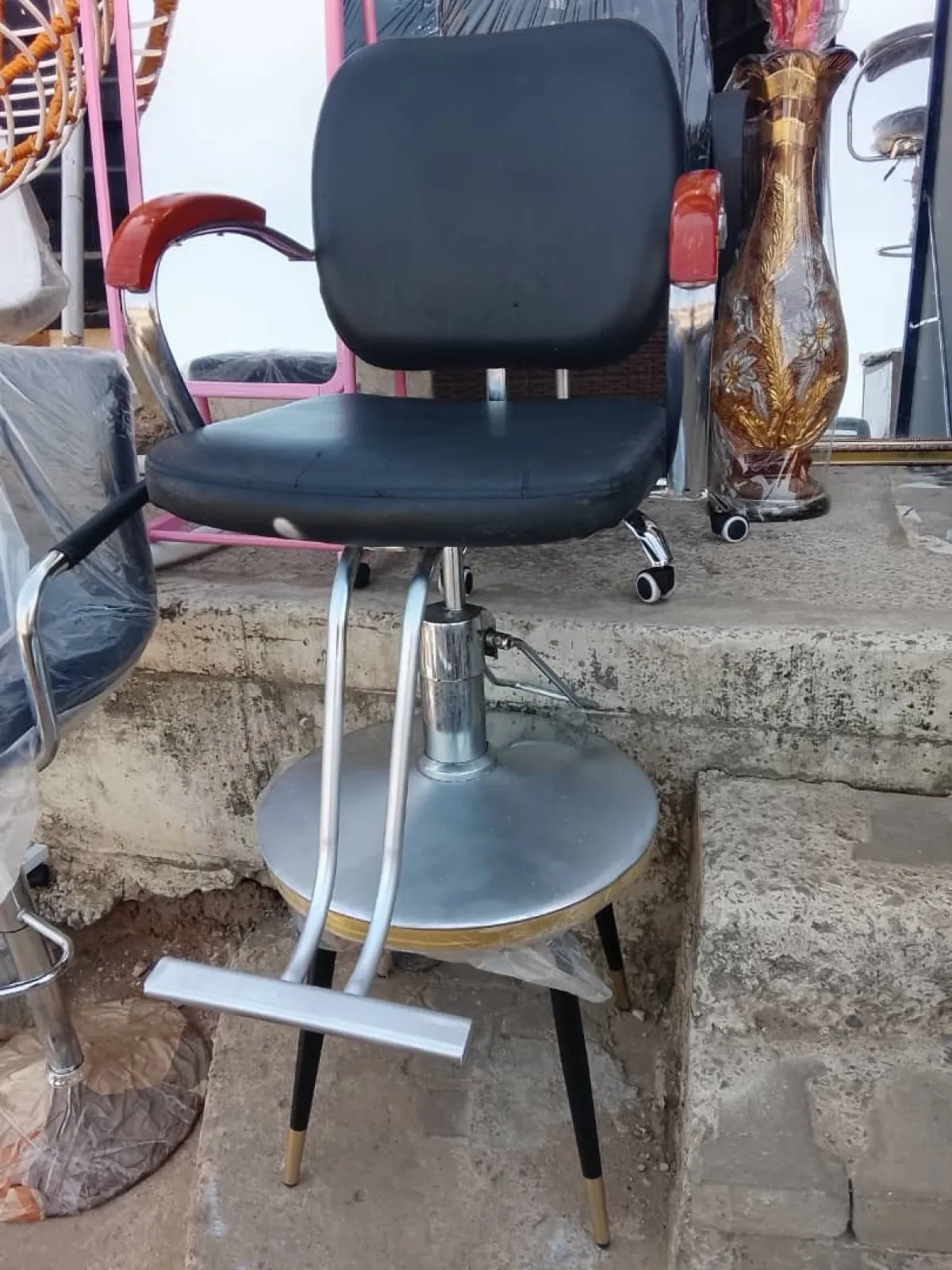 Barber Chairs for Sale Strong Comfortable - Image 1