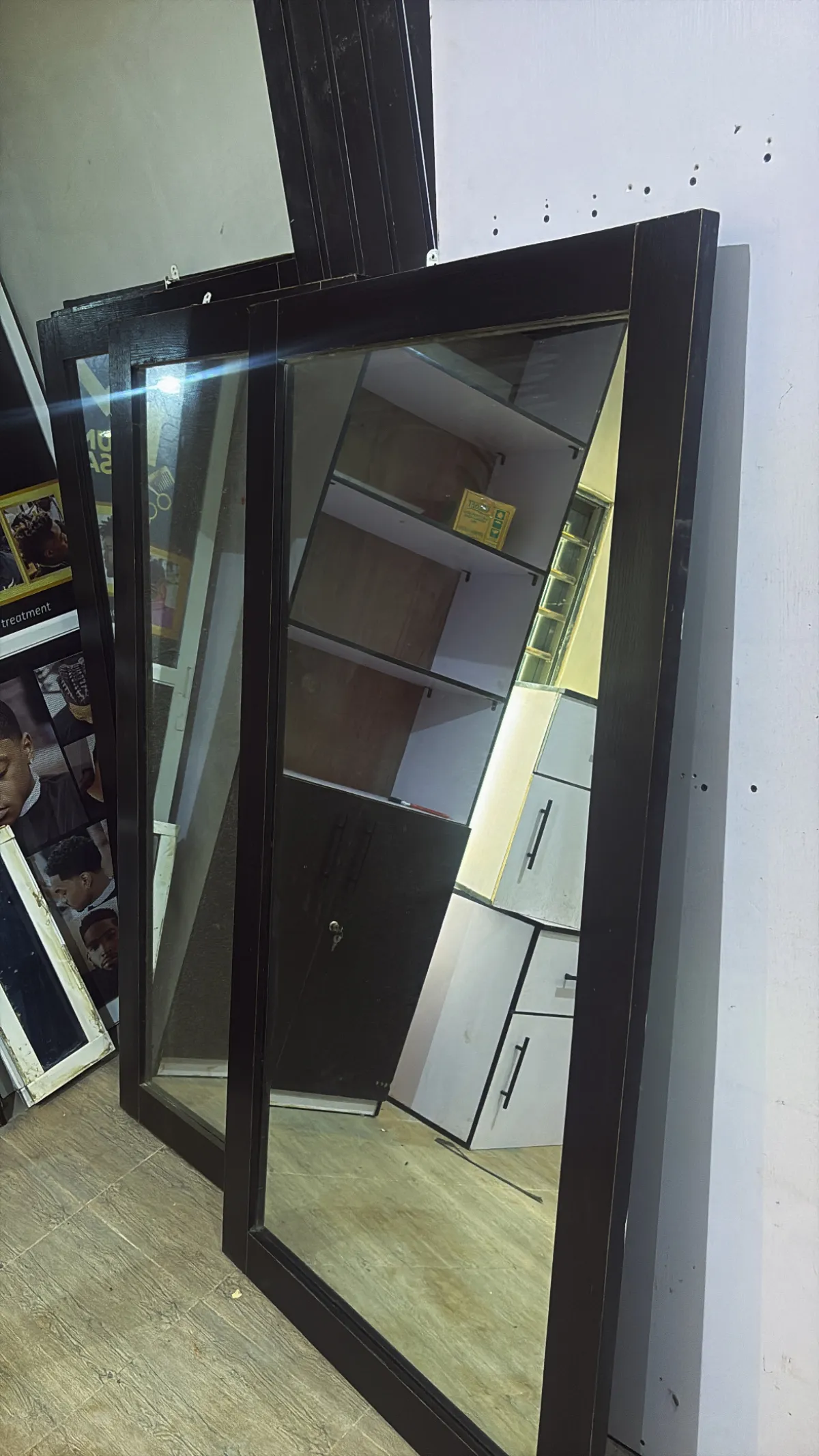 Salon Mirror For Sale, Clean And Durable, With The Wardrobe - Image 1