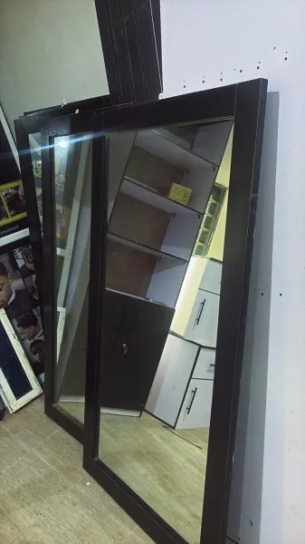 Salon Mirror For Sale, Clean And Durable, With The Wardrobe