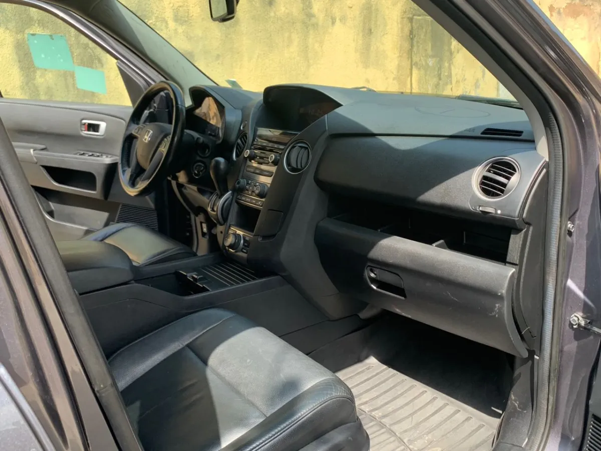 CLEANEST 2014 HONDA PILOT - Image 2
