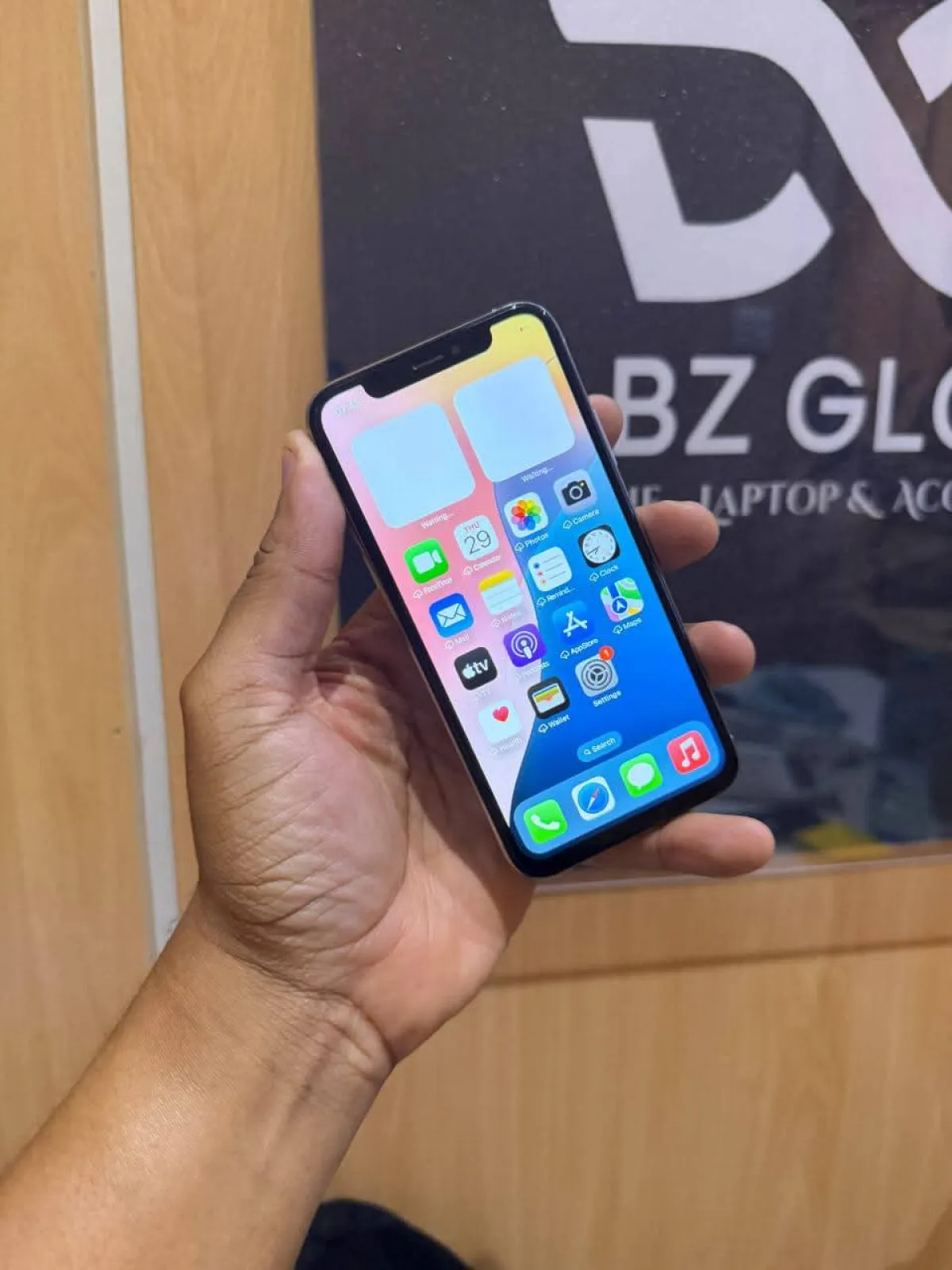 All sweet iPhone available in Benin - Image 5