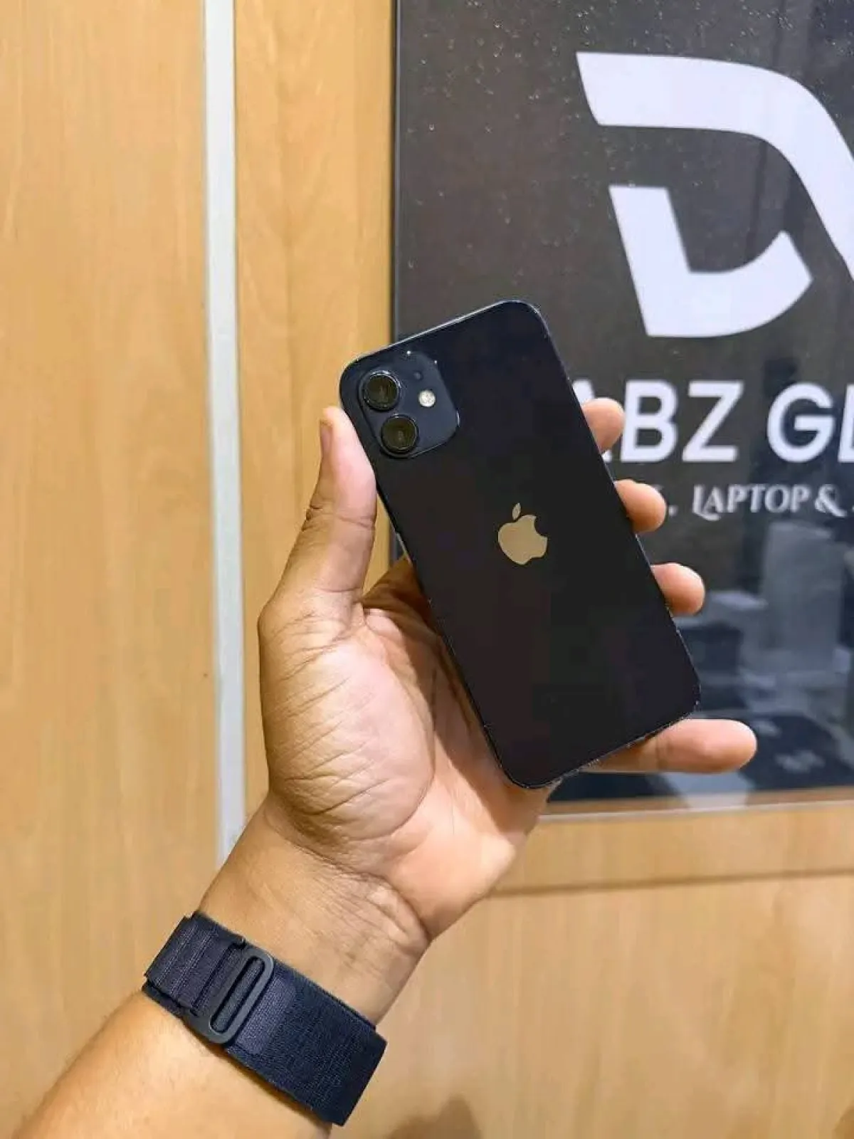 All sweet iPhone available in Benin - Image 7