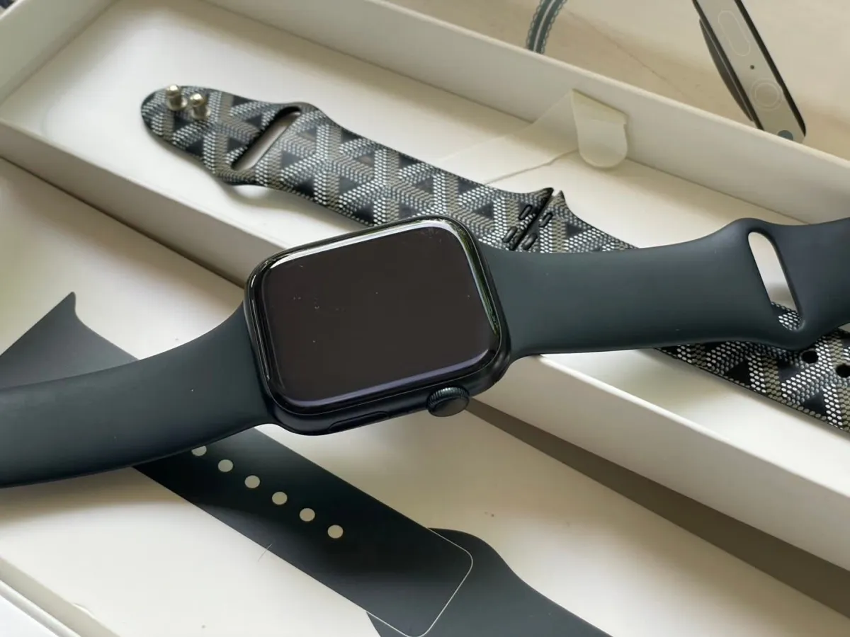 Series 7 apple watch in Benin - Image 5