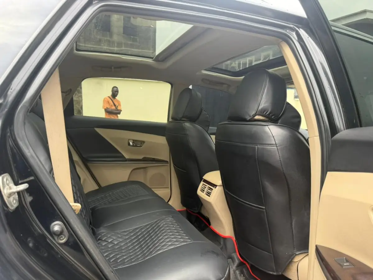 Toyota Venza - Image 8