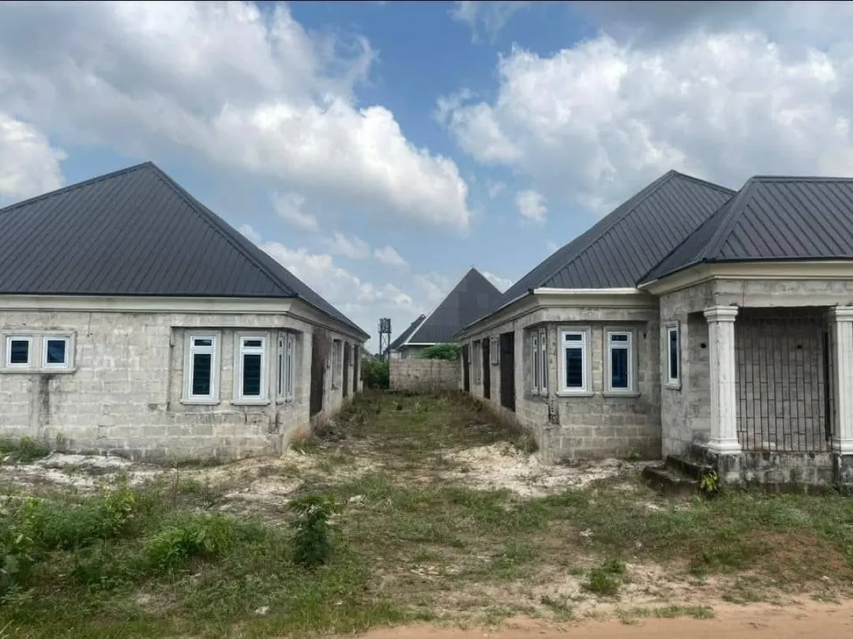 FOR SALE Income-Generating Twin Building Price 45, 000, 000 Twin building - Image 1