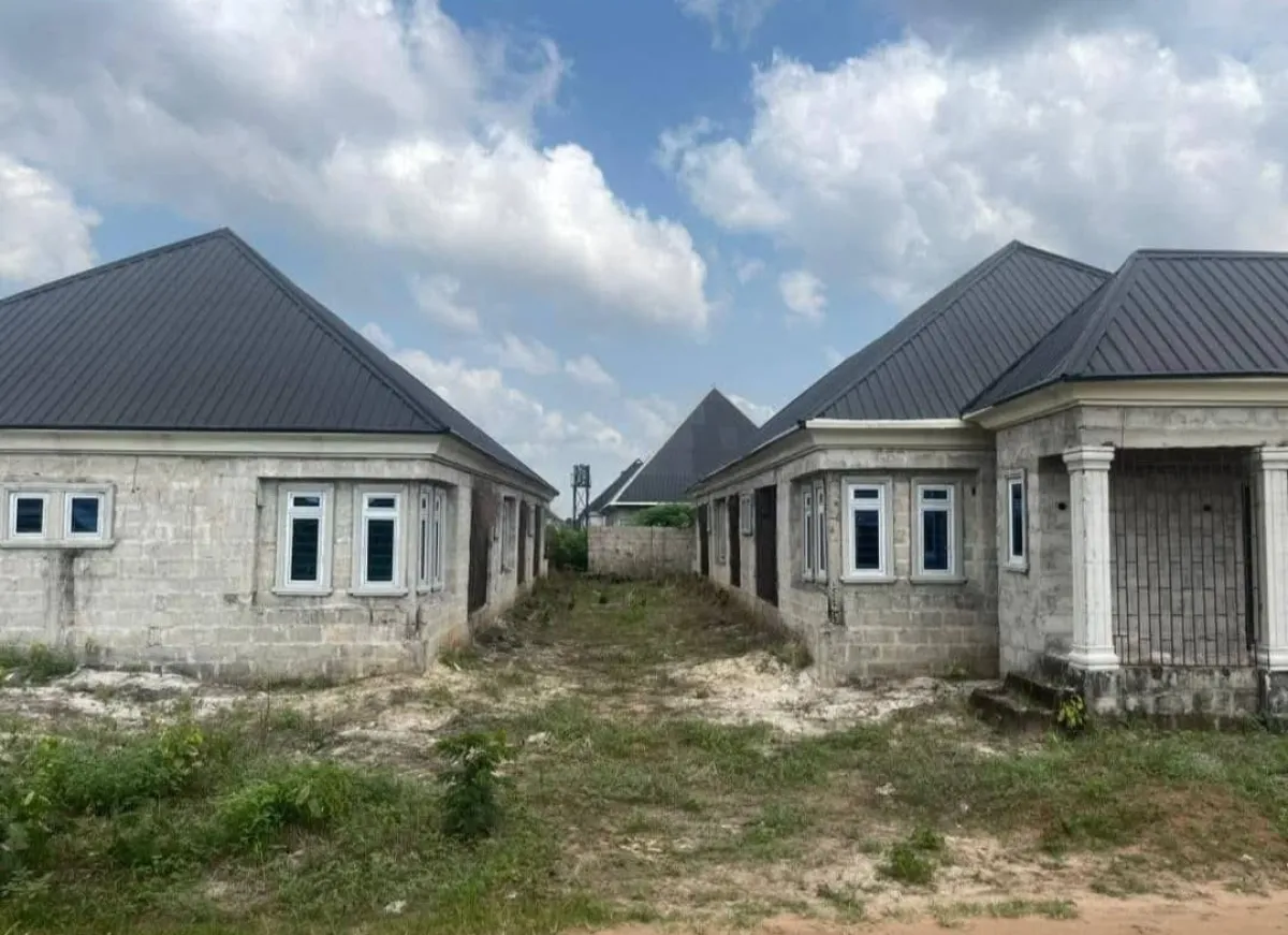 FOR SALE Income-Generating Twin Building Price 45, 000, 000 Twin building - Image 2