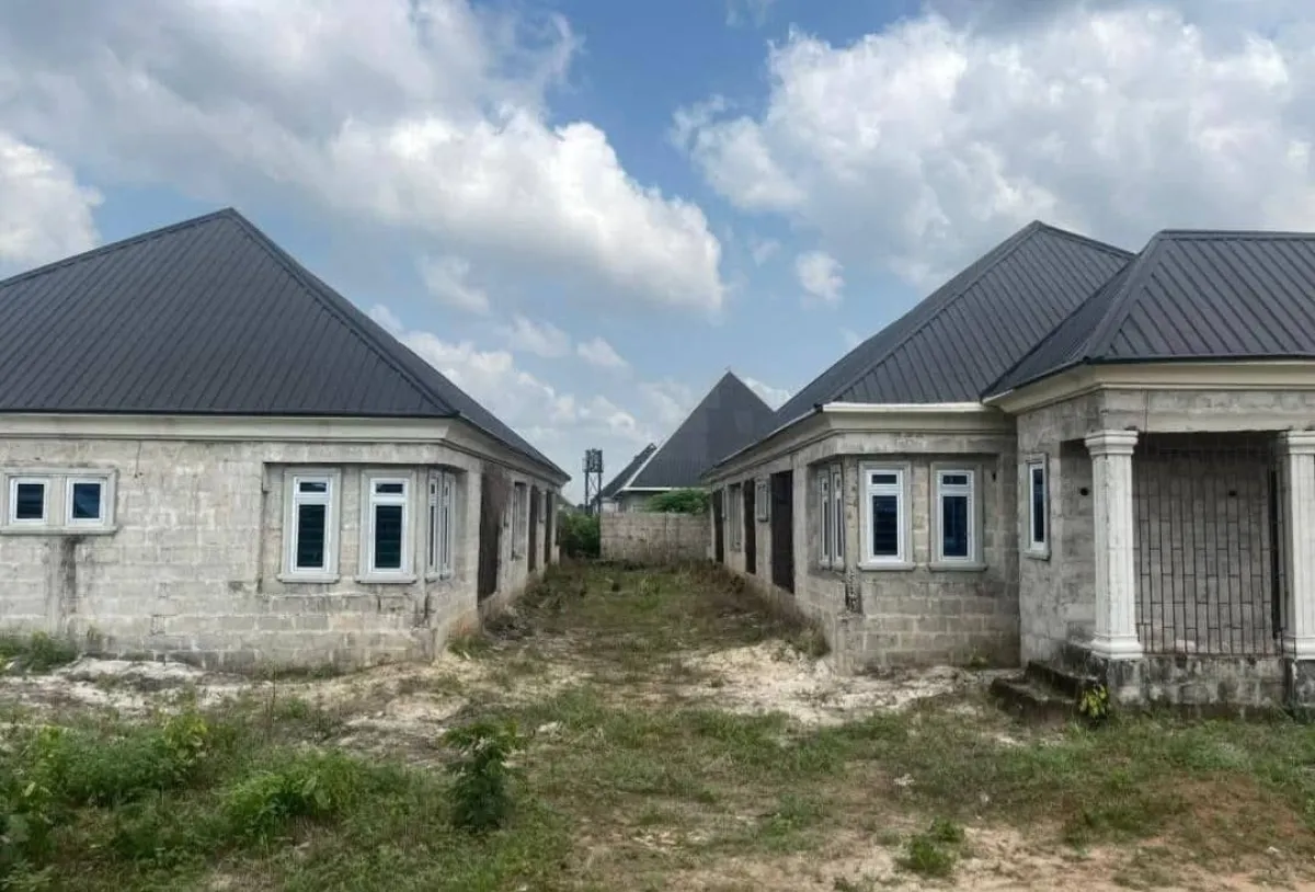 FOR SALE Income-Generating Twin Building Price 45, 000, 000 Twin building - Image 3