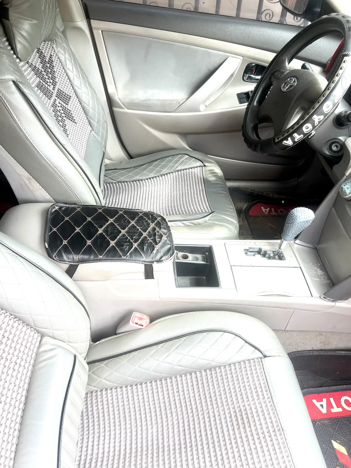 Neatly used Toyota Camry 08 - Image 7