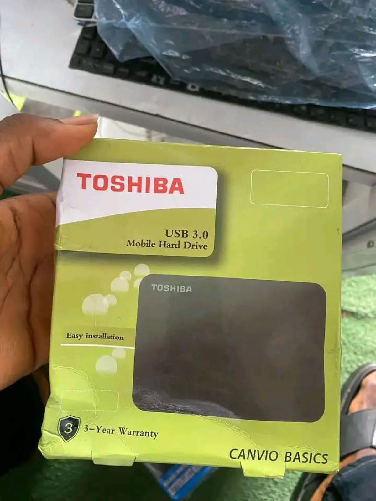 External hard drive in Benin - Image 2