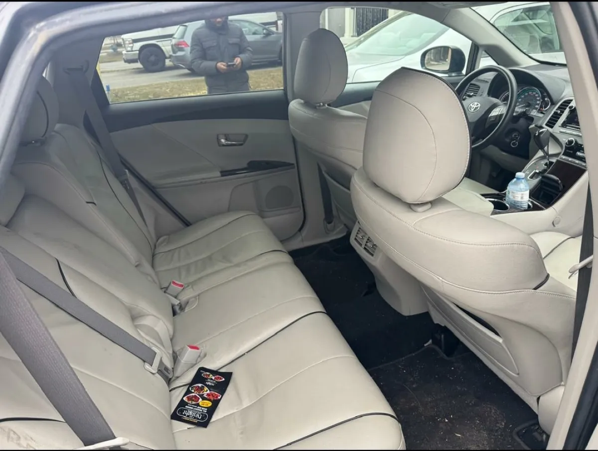 TOYOTA VENZA - Image 4