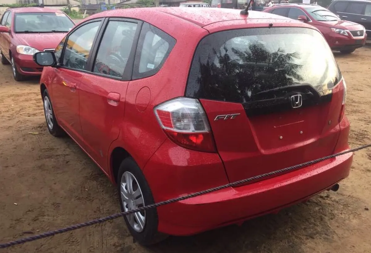 Extremely Clean 2009 Honda Fit - Image 5