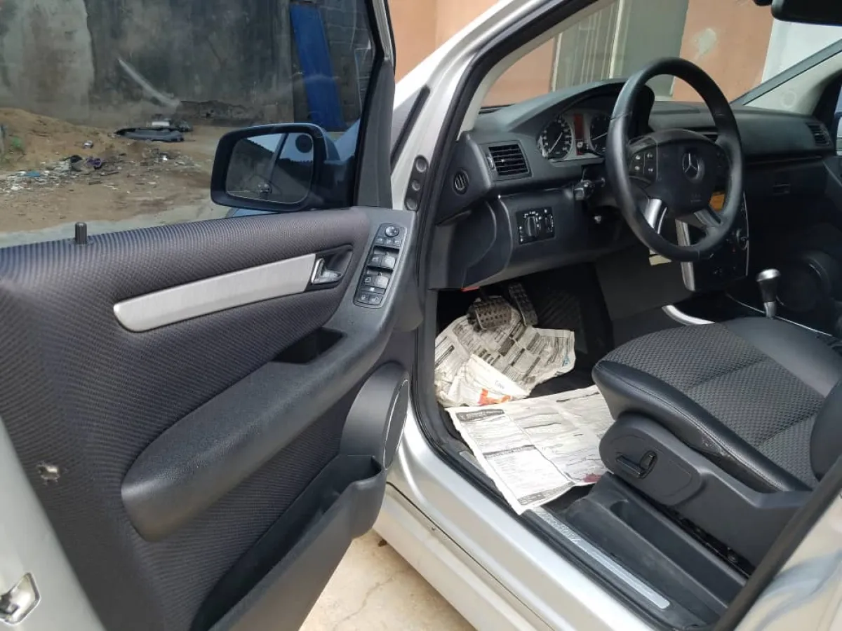 Toks 2010 Mercedes Benz B200 - Image 4