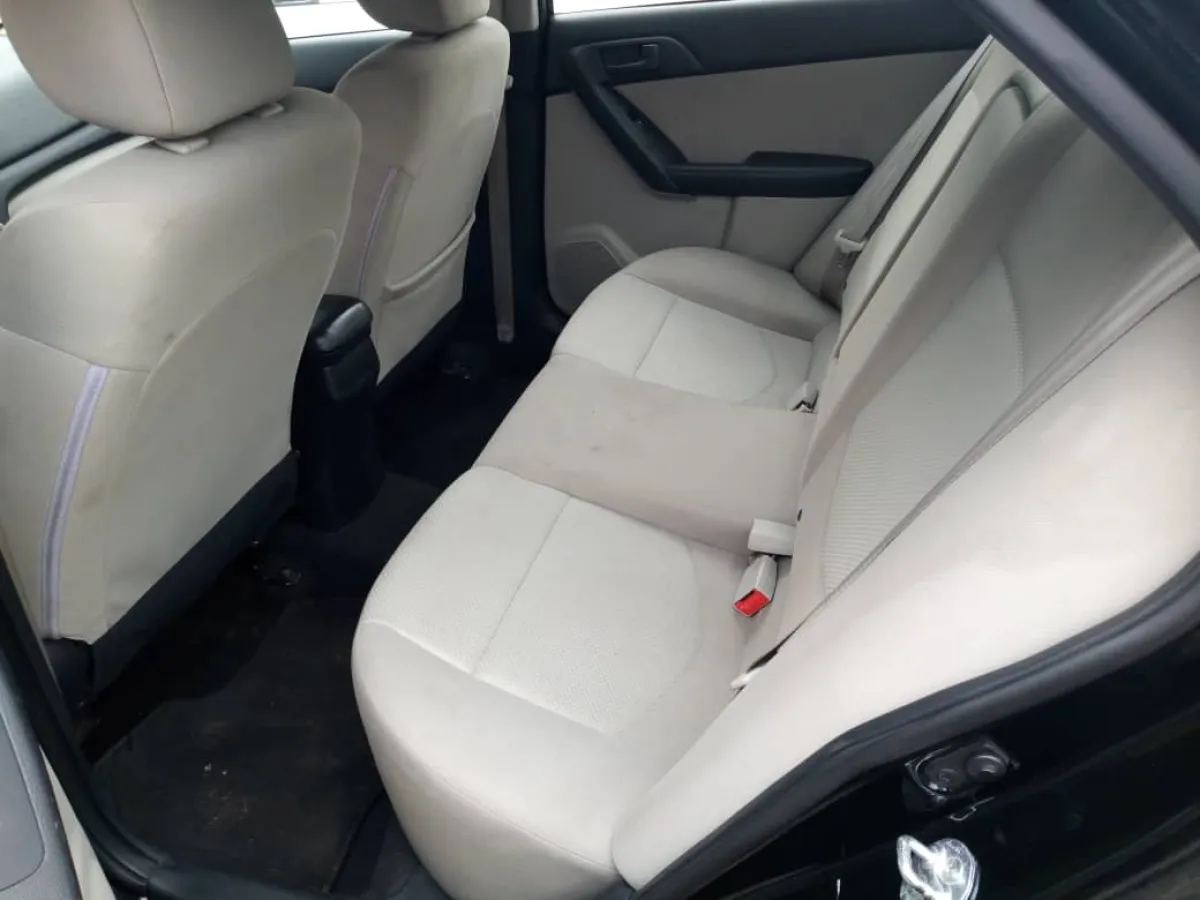 2010 Model kia Forte - Image 3