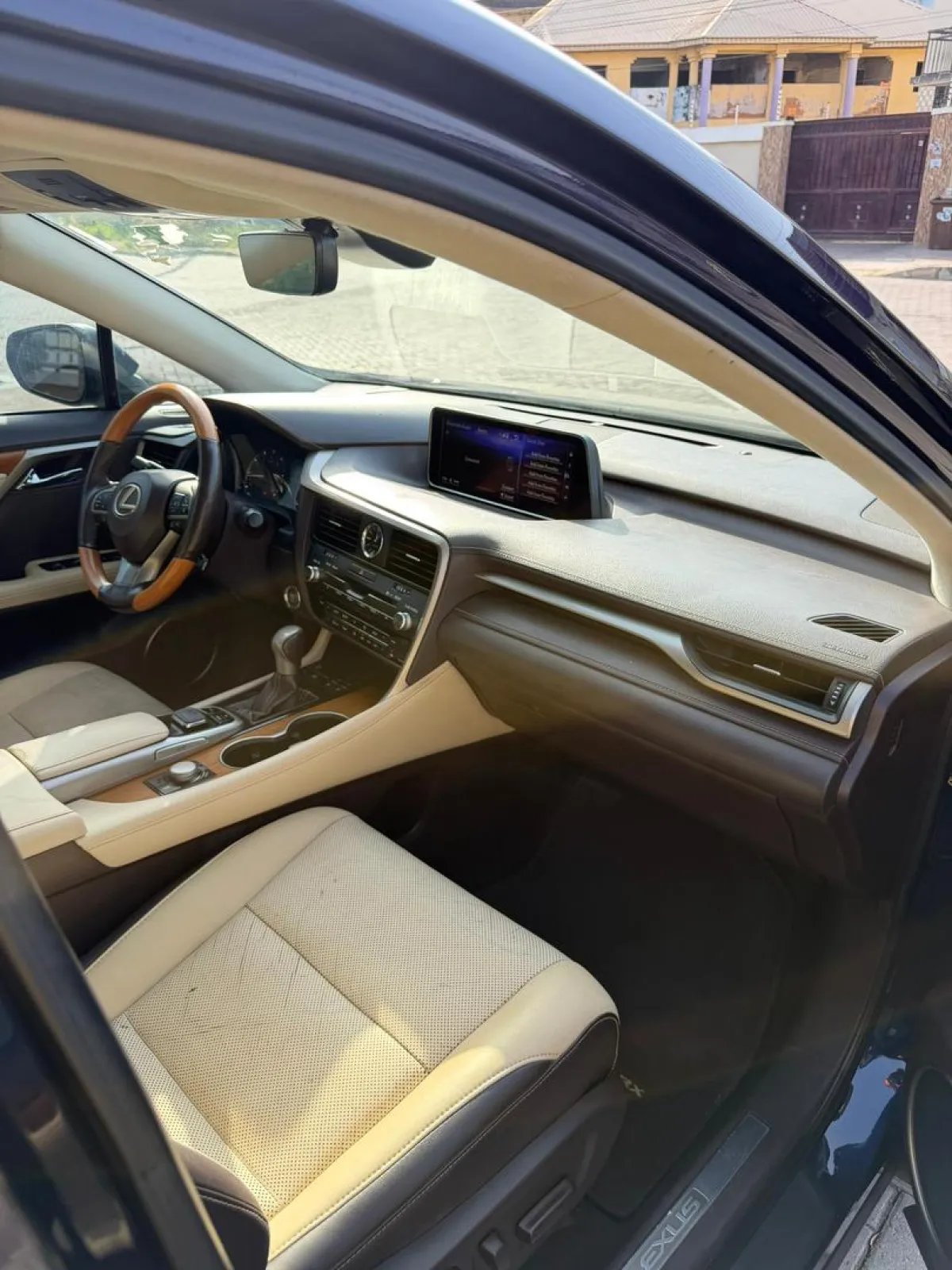 10 Months Used Lexus RX350 2016 Full Option - Image 4