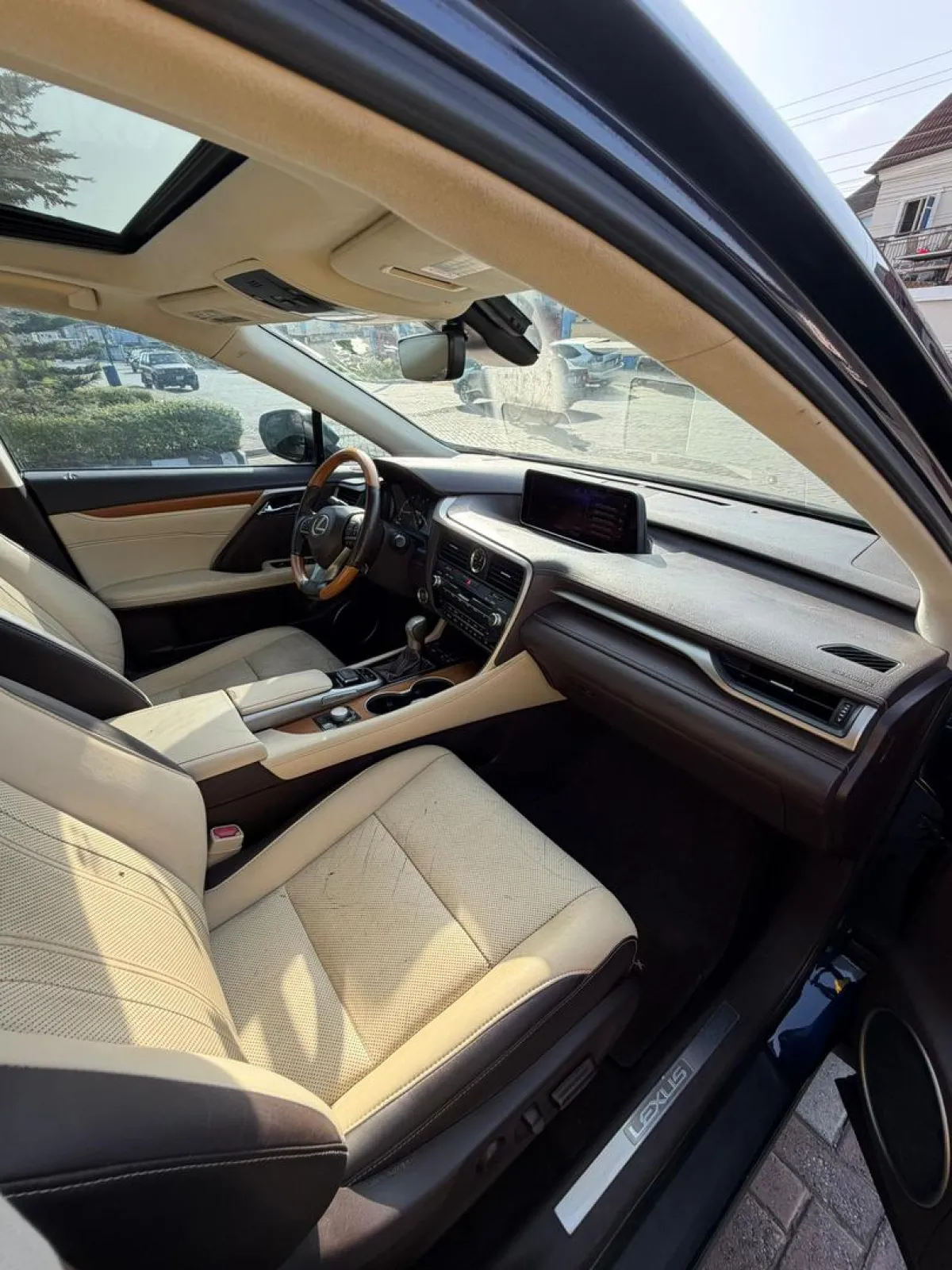 10 Months Used Lexus RX350 2016 Full Option - Image 5