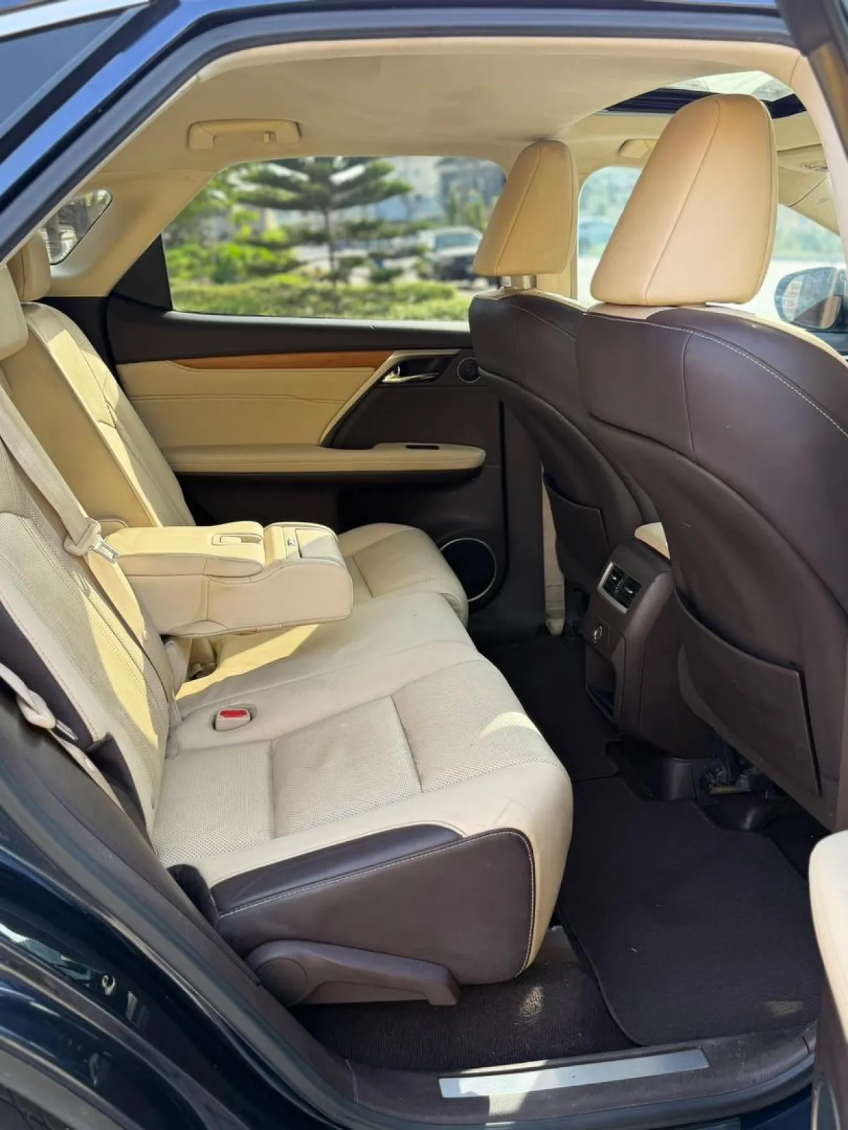 10 Months Used Lexus RX350 2016 Full Option - Image 6