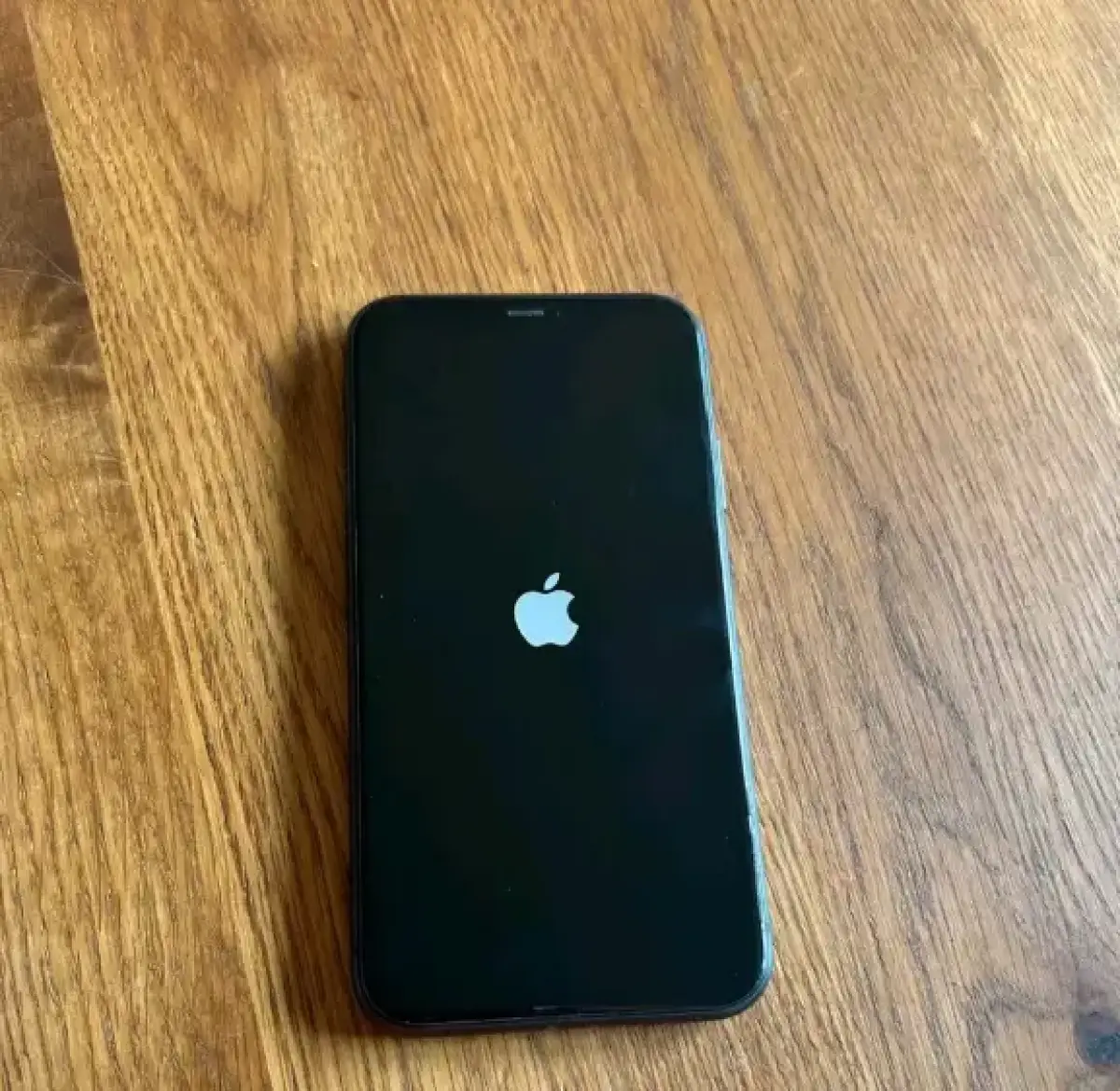 iPhone 11 Black 64 GB - Image 2