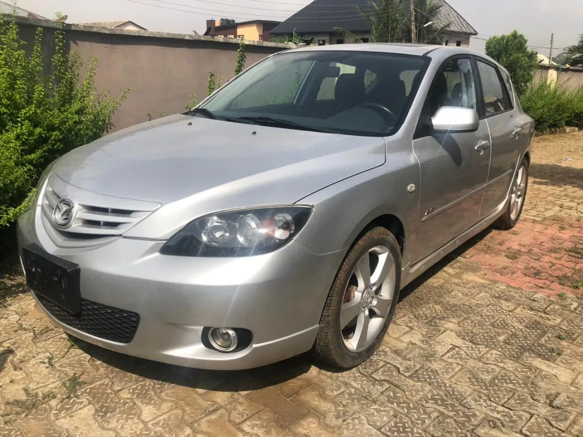 Mazda 3 Sports 2005 - Image 1