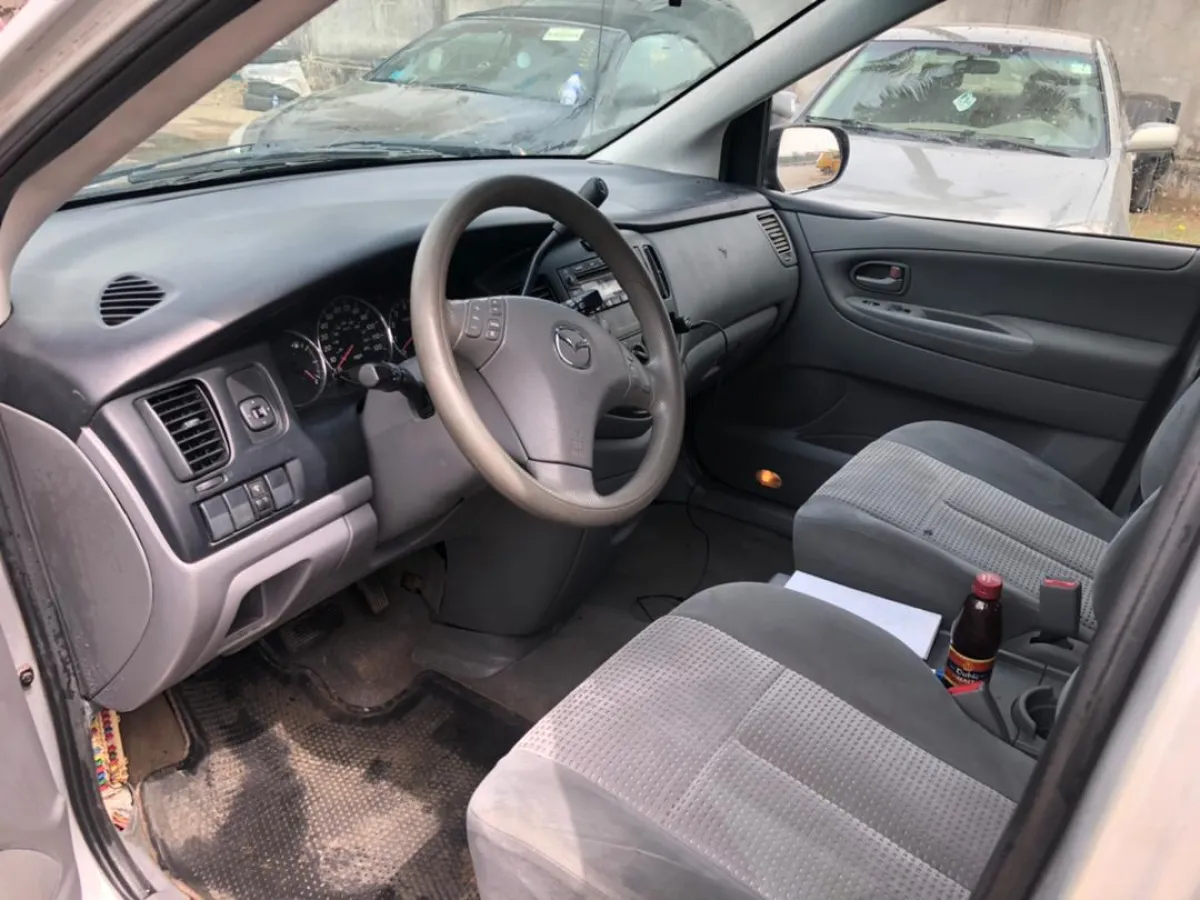 2004 Mazda MPV - Image 5