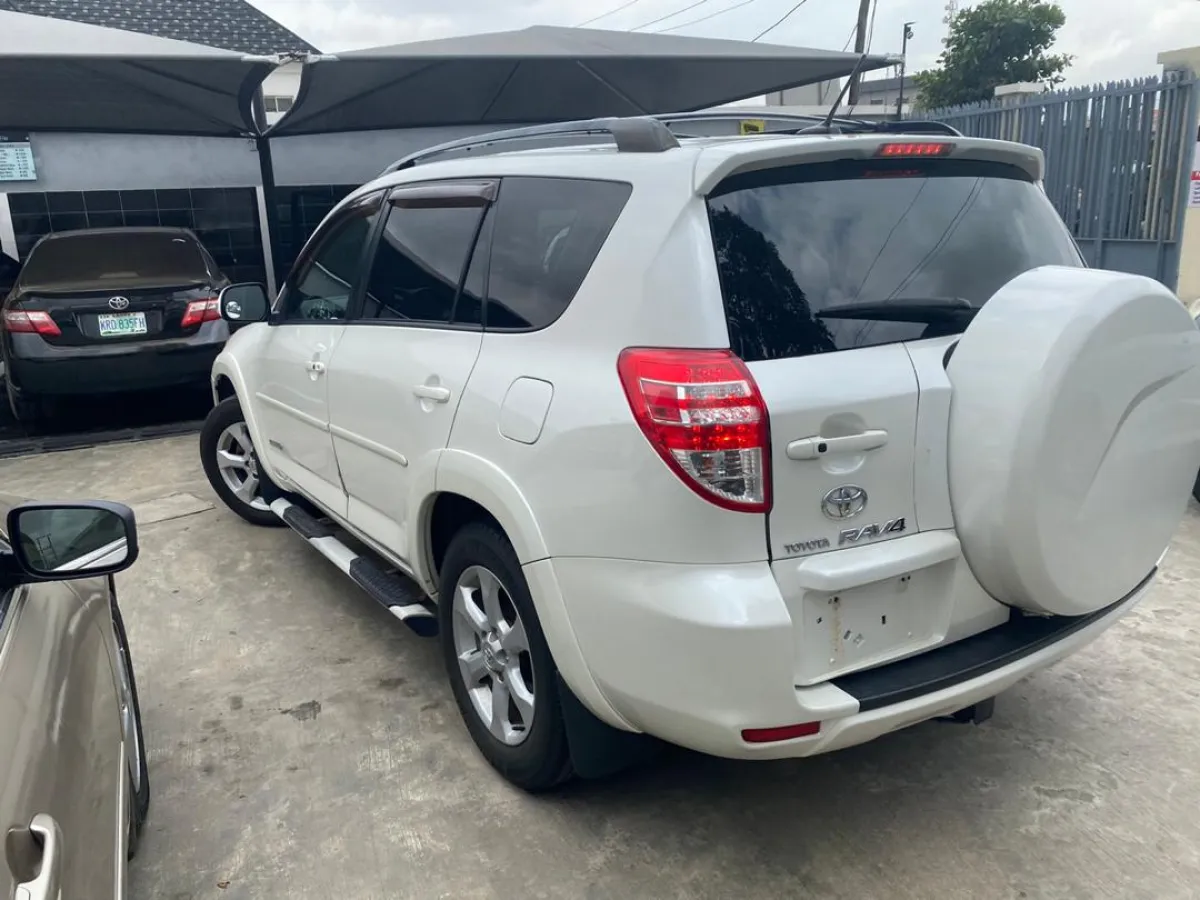 Toks 2009 Toyota Rav4 Limited Edition - Image 3