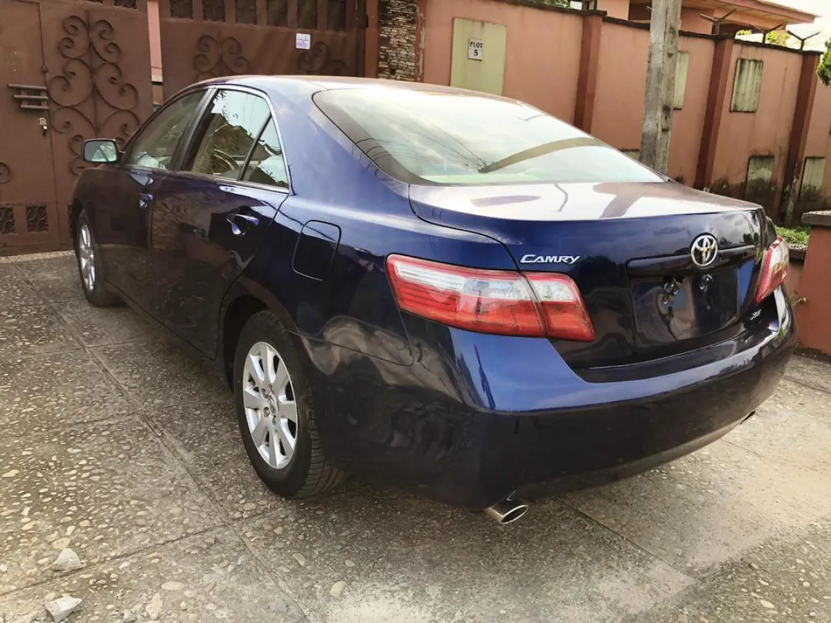 2007 Toyota Camry XLE Thumbstart Available - Image 4