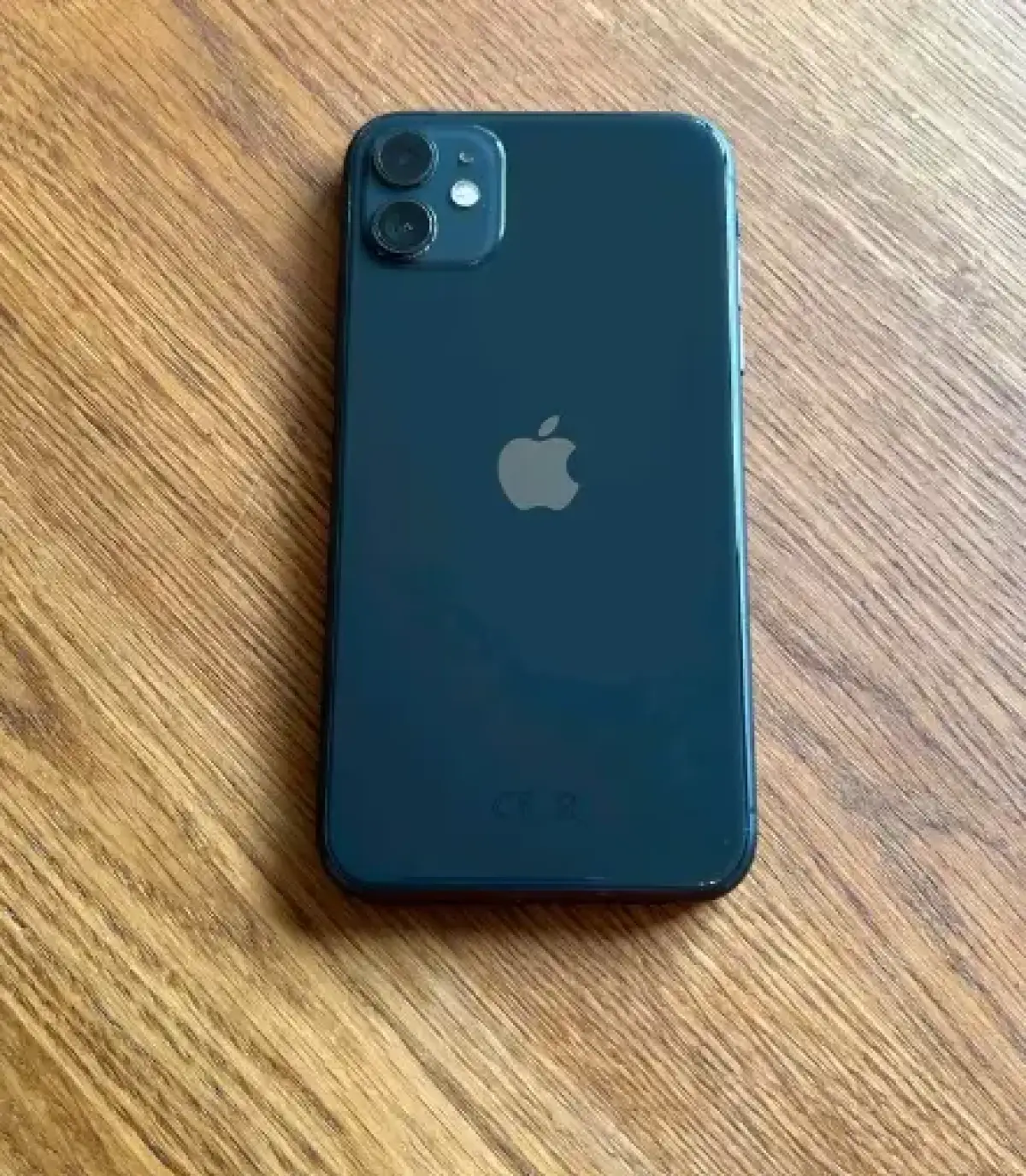 iPhone 11 Black 64 GB - Image 3