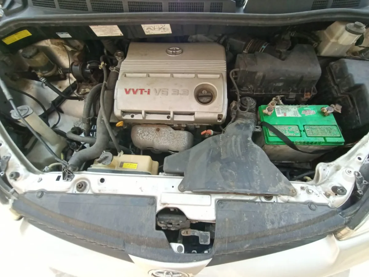 Toyota Sienna 2004 Model - Image 2